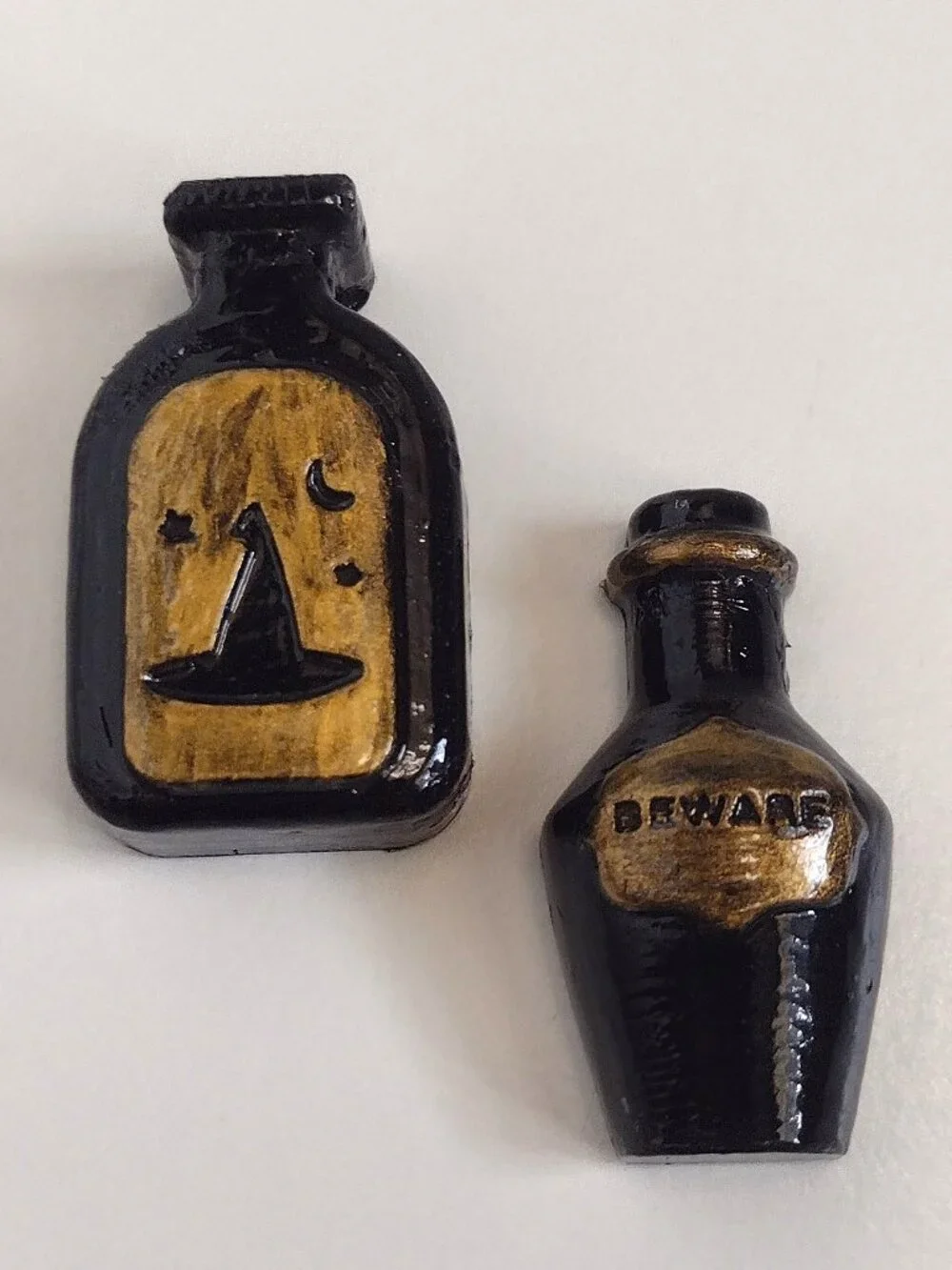 2 Black & Gold Gothic Halloween Apothecary Bottles, Witch Hat Beware Flat-back